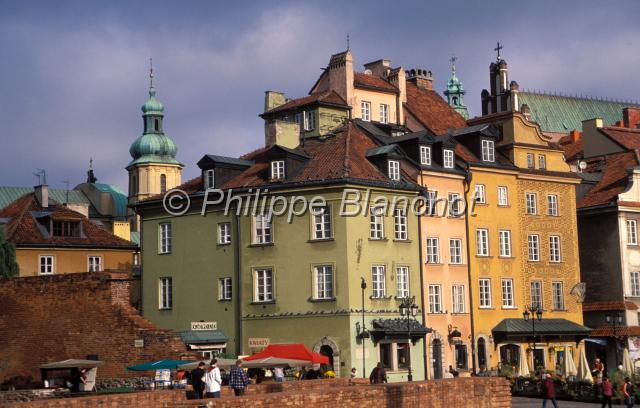 pologne varsovie 01.JPG - Place du châteauVarsovie (Warszawa)Mazovie (Mazowieckie), Pologne